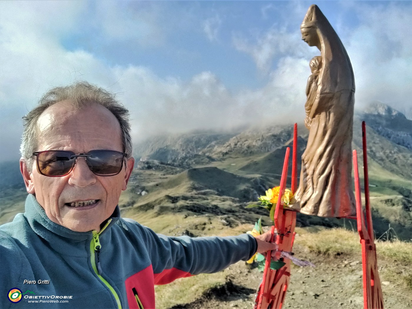70 Selfie alla Madonnina di vetta del Sodadura  (2011 m).jpg